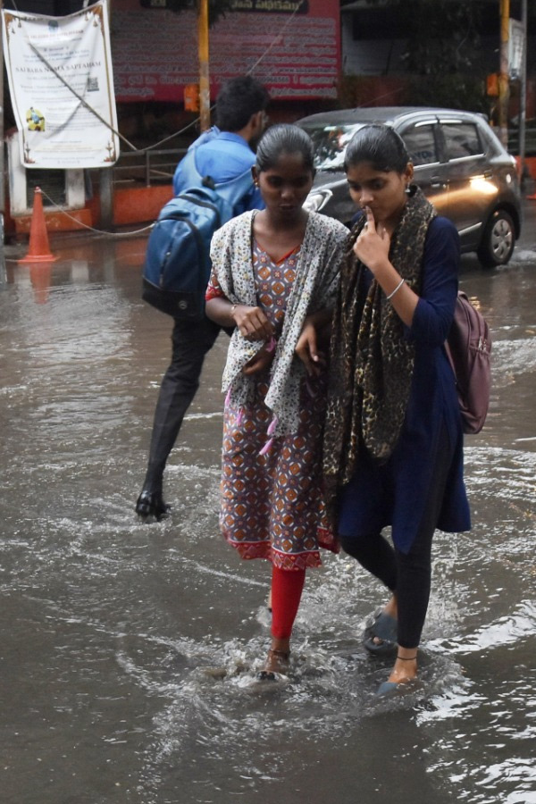 Heavy Rain Hits Hyderabad Photos28