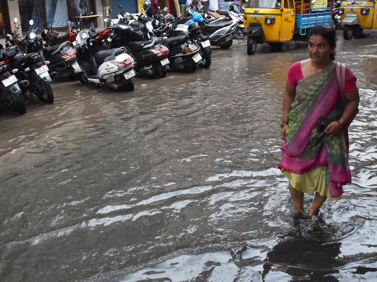 Heavy Rain Hits Hyderabad Photos26