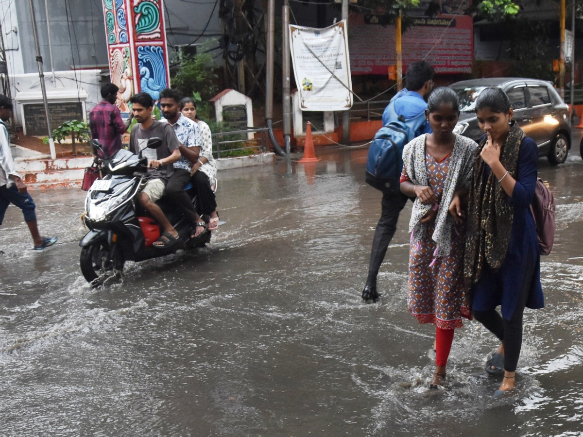 Heavy Rain Hits Hyderabad Photos8