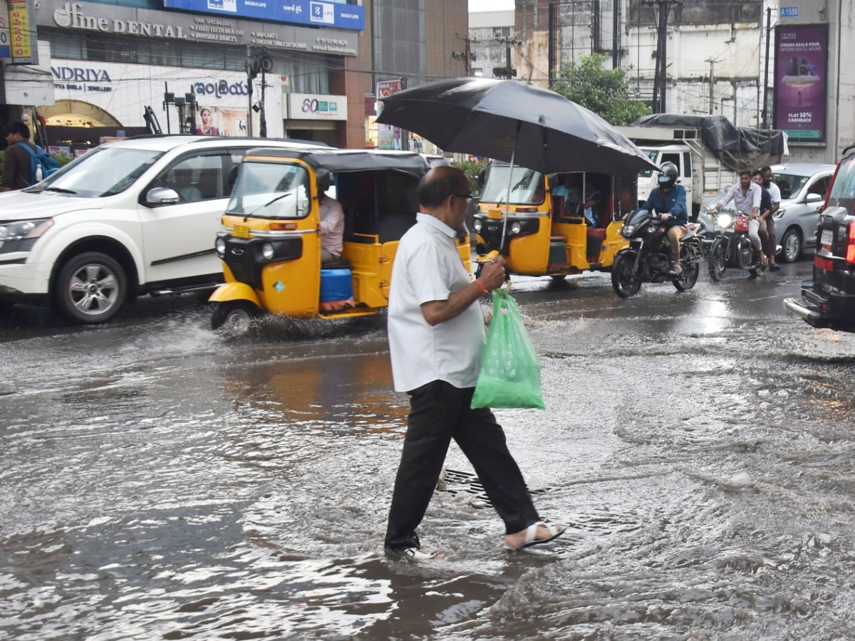Heavy Rain Hits Hyderabad Photos23