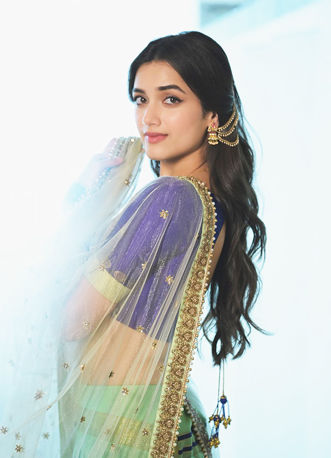 Photos: Bhagyashri Borse Looks Gorgeous in a Half Saree7