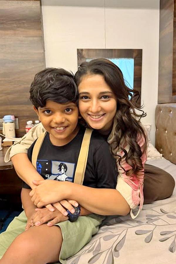 Bulli Raju celebrating Birthday Along with family Photos5