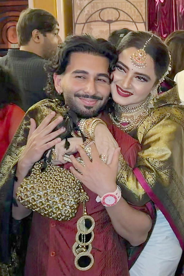 Film stars Add glamour to Boney Kapoor Daughter wedding Reception Photos2