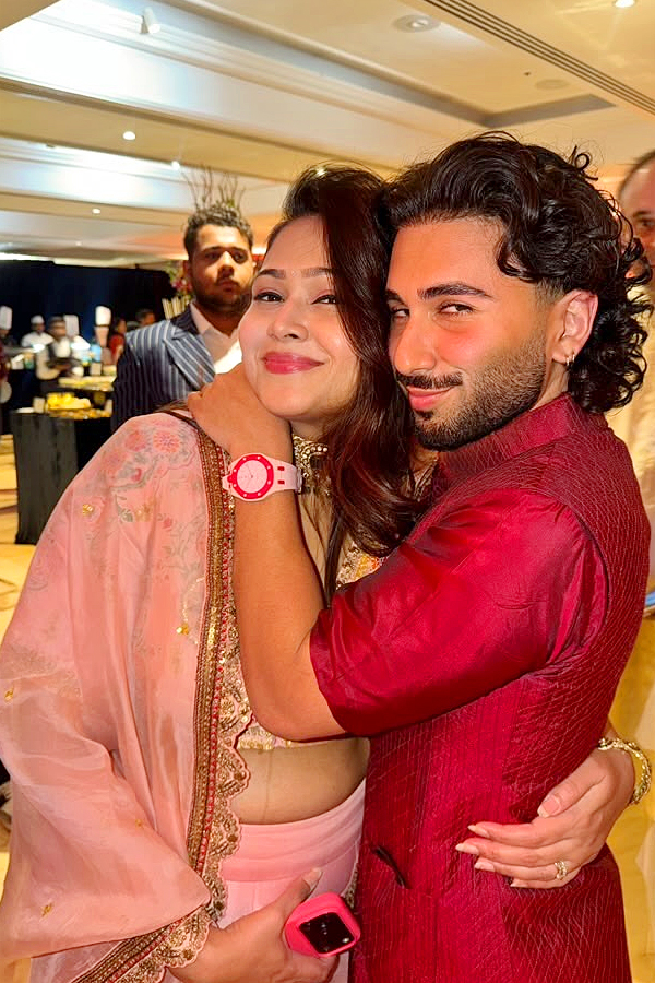Film stars Add glamour to Boney Kapoor Daughter wedding Reception Photos3