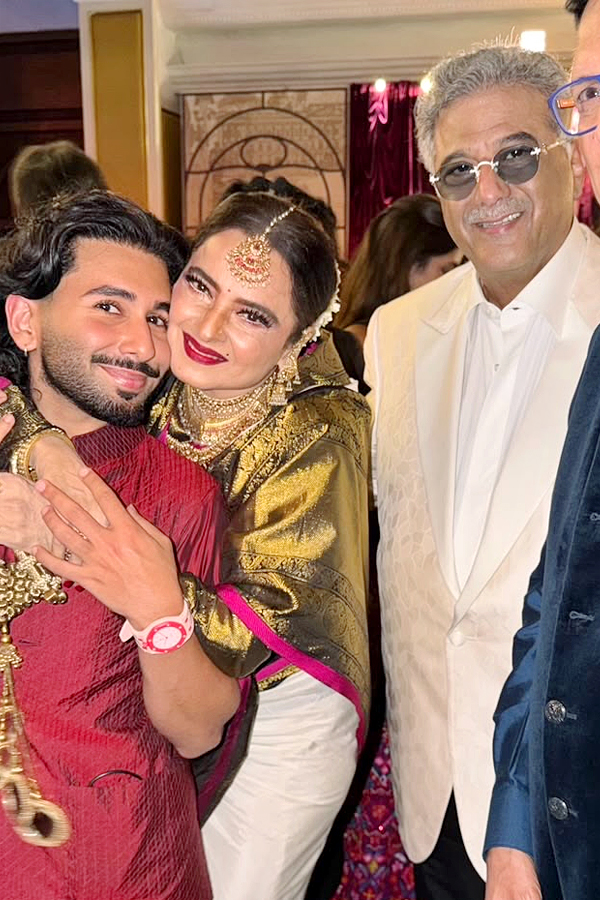 Film stars Add glamour to Boney Kapoor Daughter wedding Reception Photos4