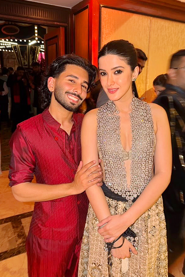 Film stars Add glamour to Boney Kapoor Daughter wedding Reception Photos9