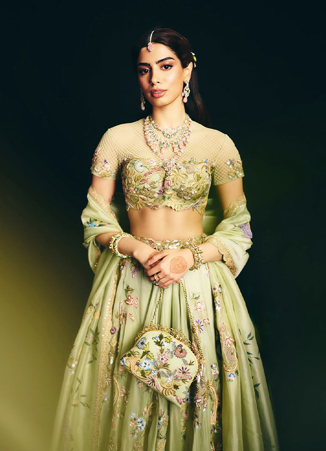 Khushi Kapoor Stuns in a Stylish Outfit at Her Sister Wedding16