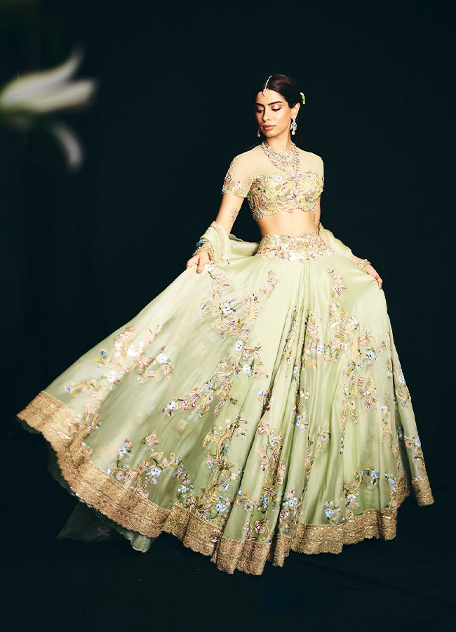 Khushi Kapoor Stuns in a Stylish Outfit at Her Sister Wedding18