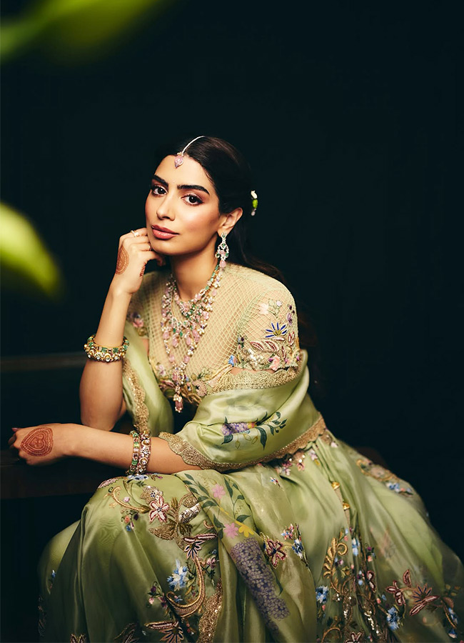 Khushi Kapoor Stuns in a Stylish Outfit at Her Sister Wedding3