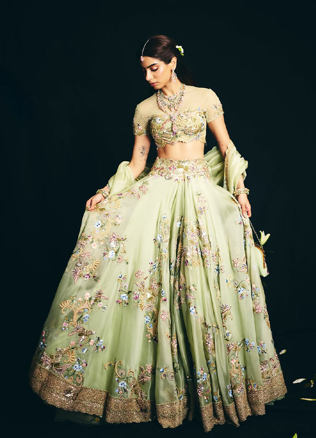 Khushi Kapoor Stuns in a Stylish Outfit at Her Sister Wedding7