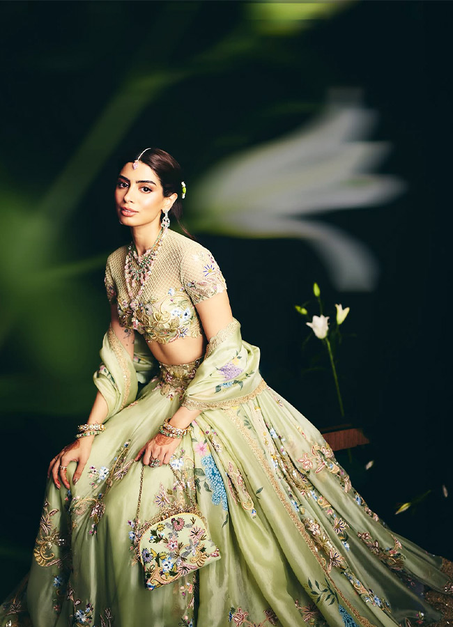 Khushi Kapoor Stuns in a Stylish Outfit at Her Sister Wedding9