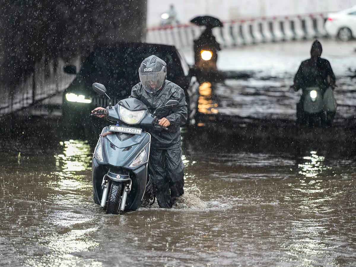 MD Issues Major Rain Alert Across Delhi14