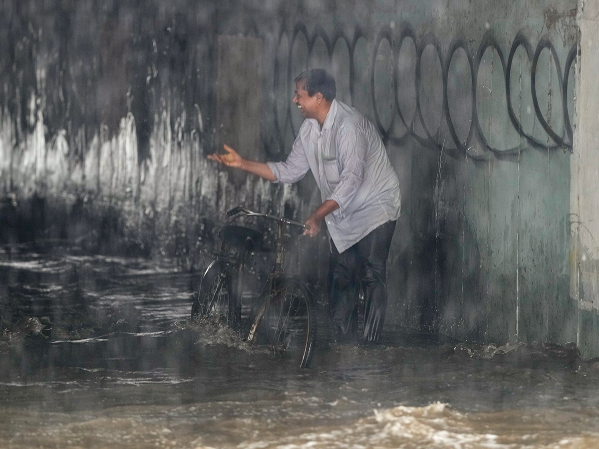 MD Issues Major Rain Alert Across Delhi15