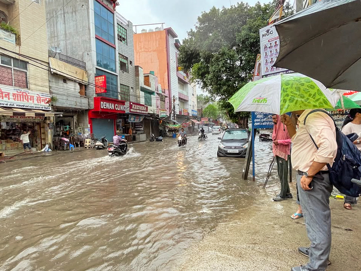 MD Issues Major Rain Alert Across Delhi23