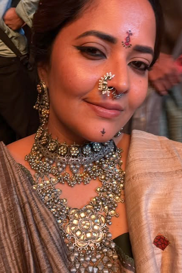 Nagabandham Movie Anasuya Bharadwaj working Stills Photos13