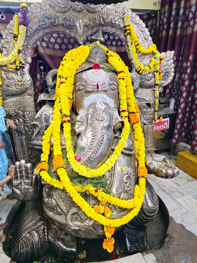 Sri Lakshmi Ganapati Temple in Bikkavolu of East Godavari6