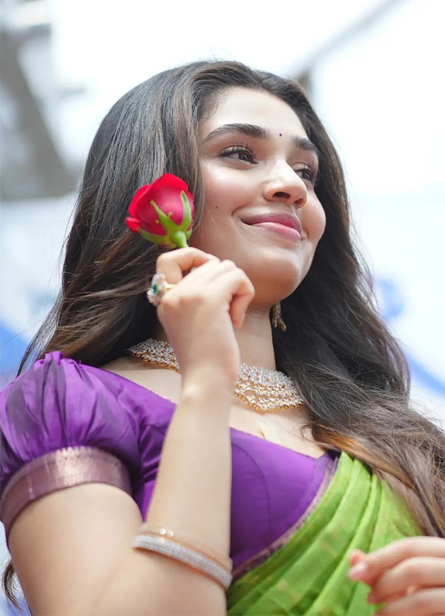 Actress Krithi Shetty Shopping Mall Launch in Bhimavaram2