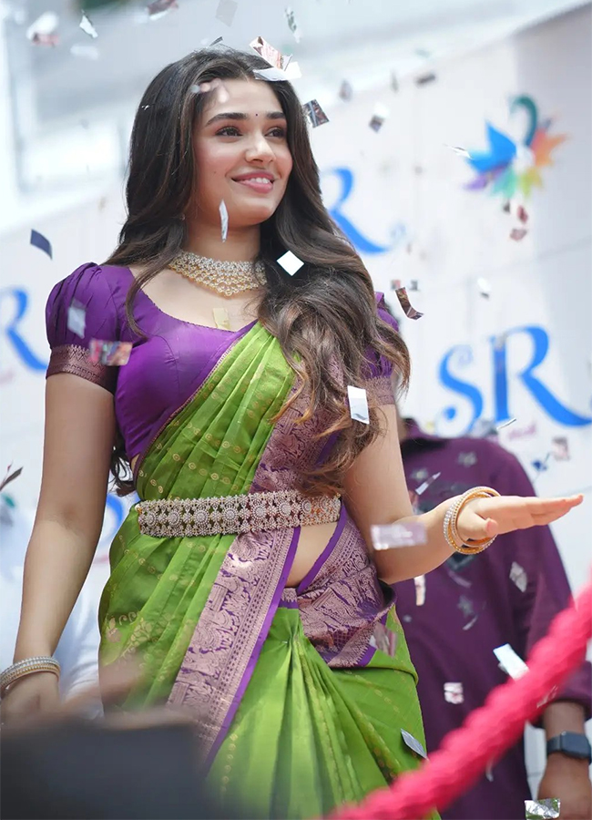 Actress Krithi Shetty Shopping Mall Launch in Bhimavaram3