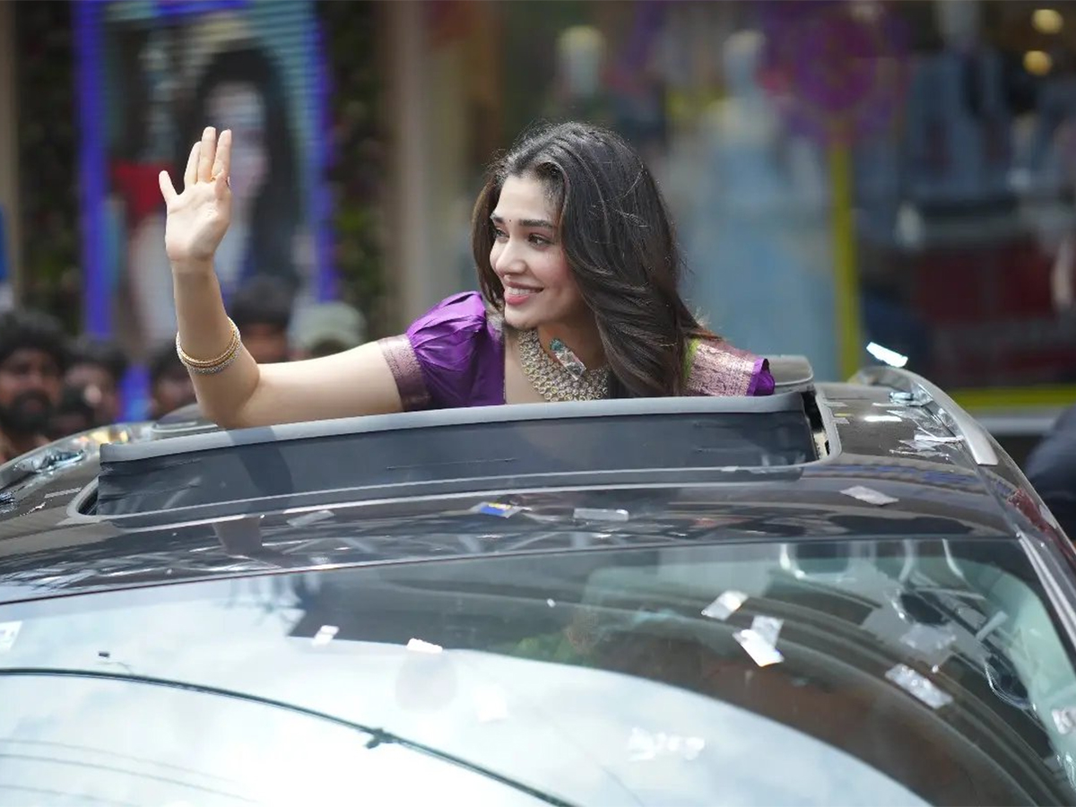 Actress Krithi Shetty Shopping Mall Launch in Bhimavaram6