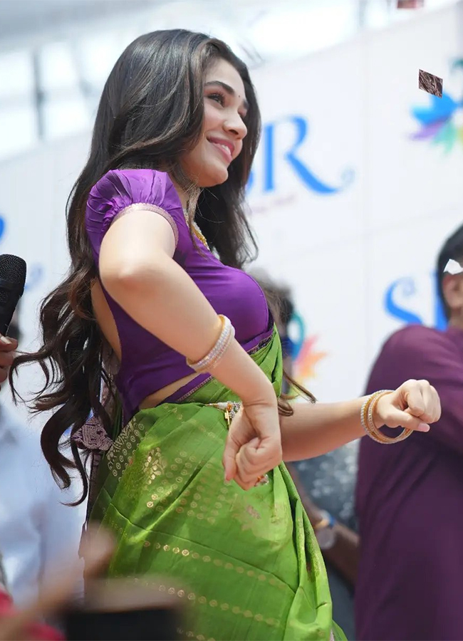 Actress Krithi Shetty Shopping Mall Launch in Bhimavaram7