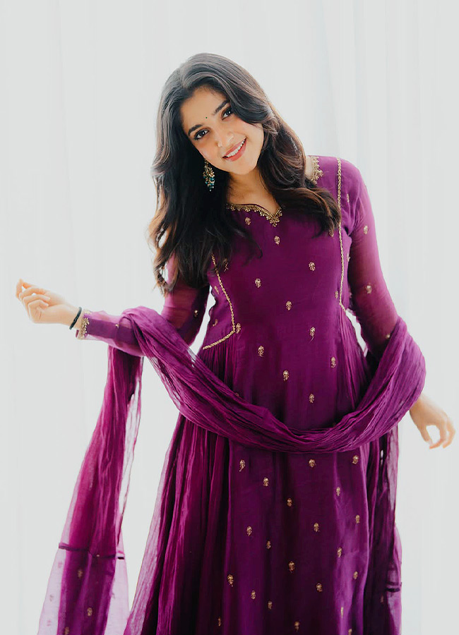 'Youth' Fame Meenakshi Dinesh's Stunning Looks (Photos)12