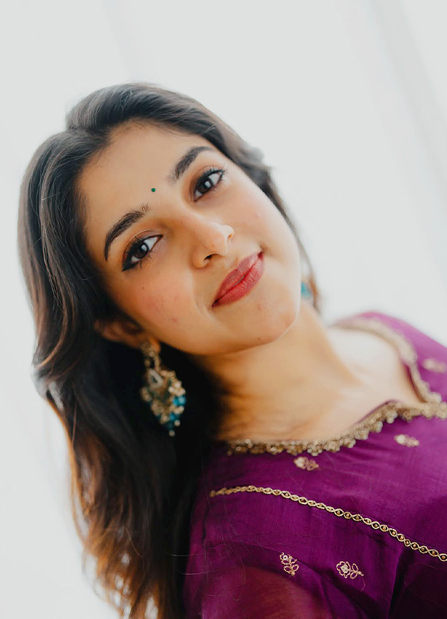 'Youth' Fame Meenakshi Dinesh's Stunning Looks (Photos)18