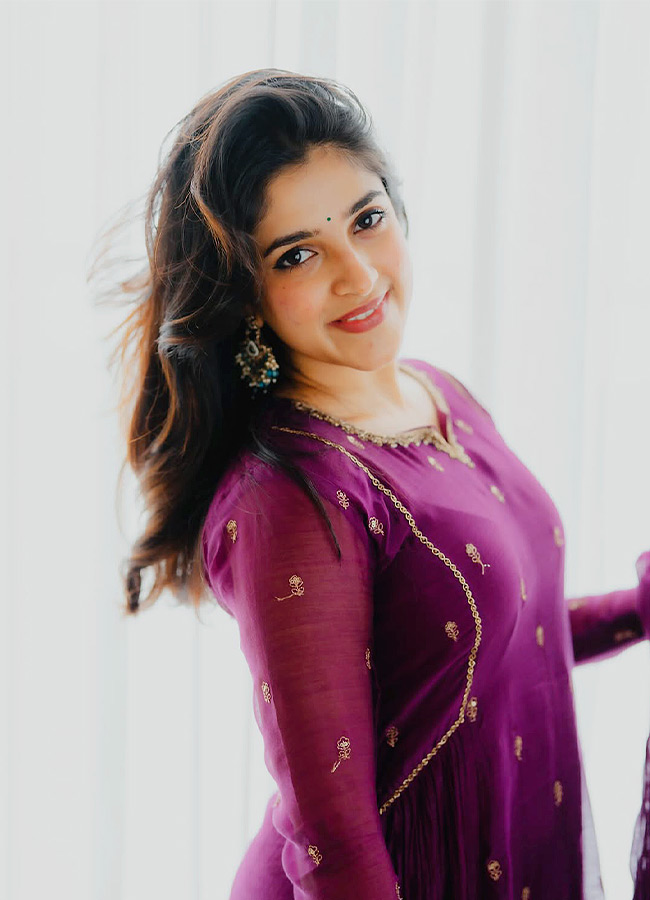 'Youth' Fame Meenakshi Dinesh's Stunning Looks (Photos)19