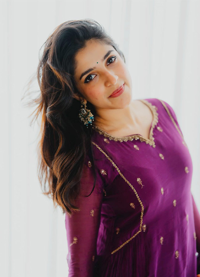 'Youth' Fame Meenakshi Dinesh's Stunning Looks (Photos)3