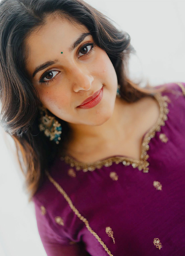 'Youth' Fame Meenakshi Dinesh's Stunning Looks (Photos)4