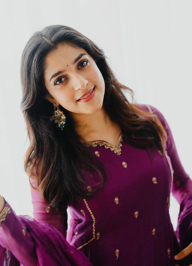 'Youth' Fame Meenakshi Dinesh's Stunning Looks (Photos)6