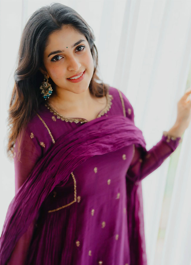 'Youth' Fame Meenakshi Dinesh's Stunning Looks (Photos)7