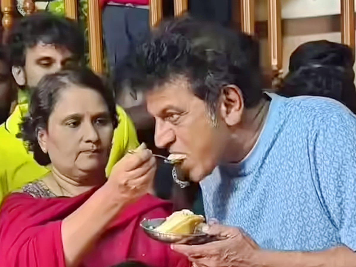 Shivanna 64th Birthday Celebrations with Family Photos6
