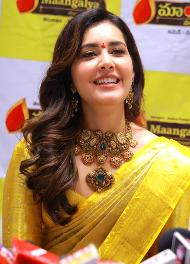 Actress Raashi Khanna Inaugurates Mangalya Shopping14