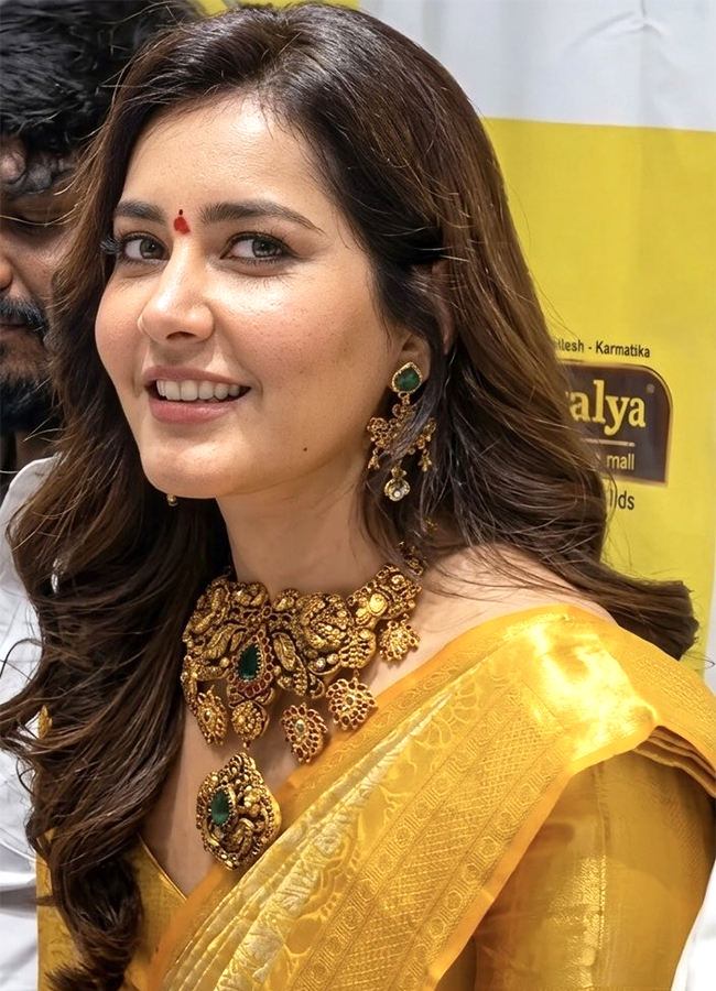 Actress Raashi Khanna Inaugurates Mangalya Shopping3