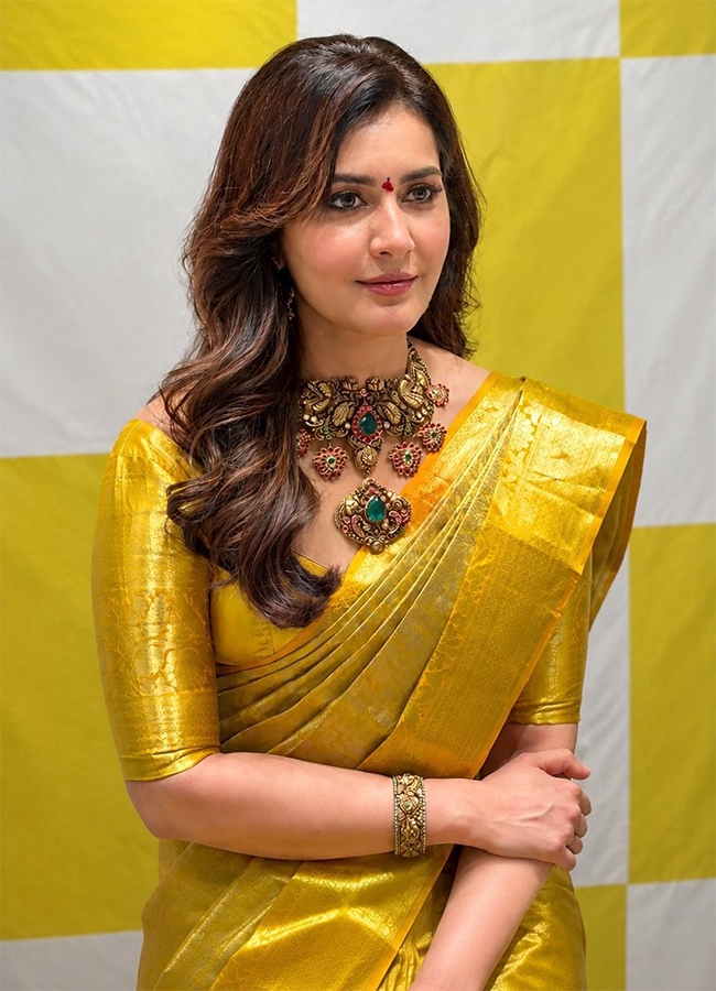 Actress Raashi Khanna Inaugurates Mangalya Shopping9
