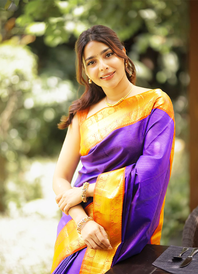 Aishwarya Lekshmi Dazzles in a Stunning Saree Photos2