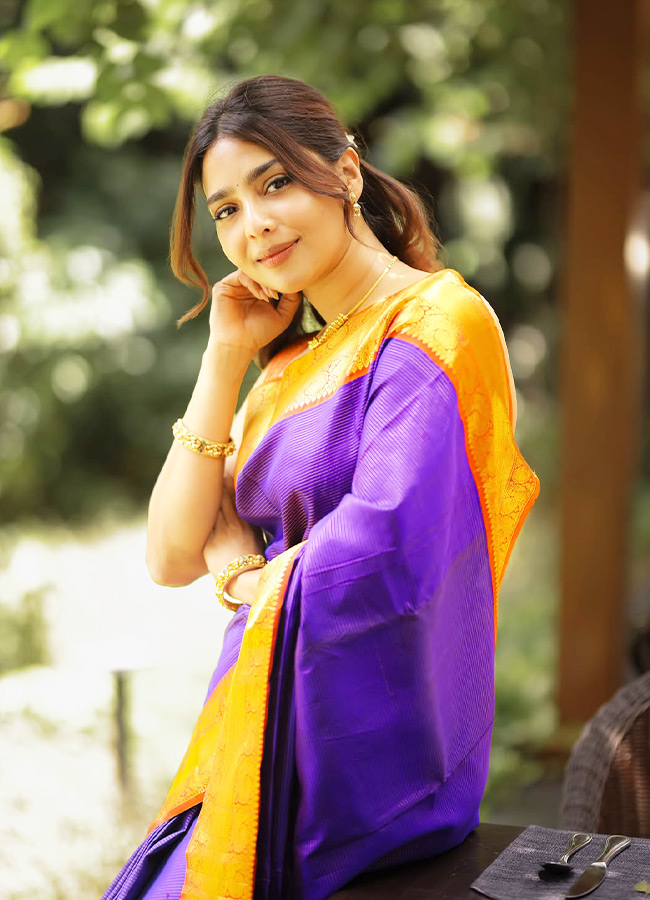 Aishwarya Lekshmi Dazzles in a Stunning Saree Photos9
