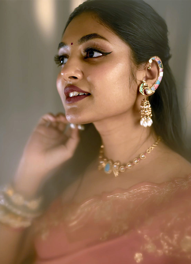 Single Movie Beauty Ivana Glamorous Pics5