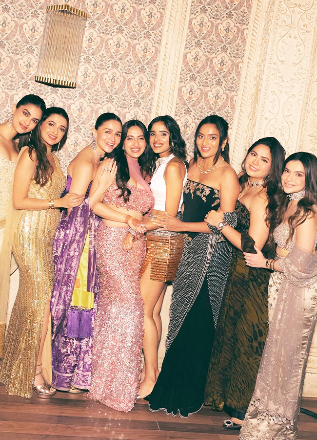 Bollywood Actress Alia Bhatt Steals the Spotlight at a Friend Party Photos Inside13
