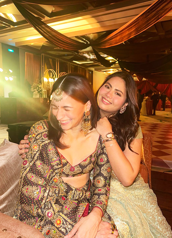 Bollywood Actress Alia Bhatt Steals the Spotlight at a Friend Party Photos Inside5