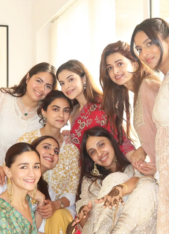 Bollywood Actress Alia Bhatt Steals the Spotlight at a Friend Party Photos Inside6