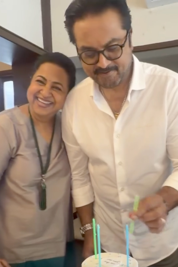 Actor Sarath Kumar 72nd birthday celebrations with family Photos3