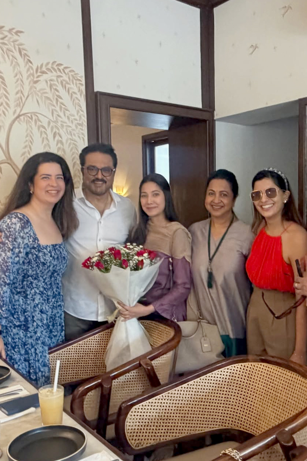Actor Sarath Kumar 72nd birthday celebrations with family Photos8
