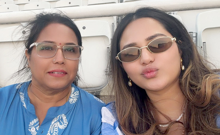 Abhishek Sharma Sister Komal Shares Photos 8