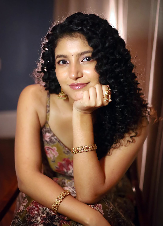 Good Night Actress Meetha Raghunath Stuns with Her Smiley Looks Photos2
