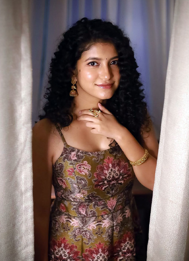 Good Night Actress Meetha Raghunath Stuns with Her Smiley Looks Photos5