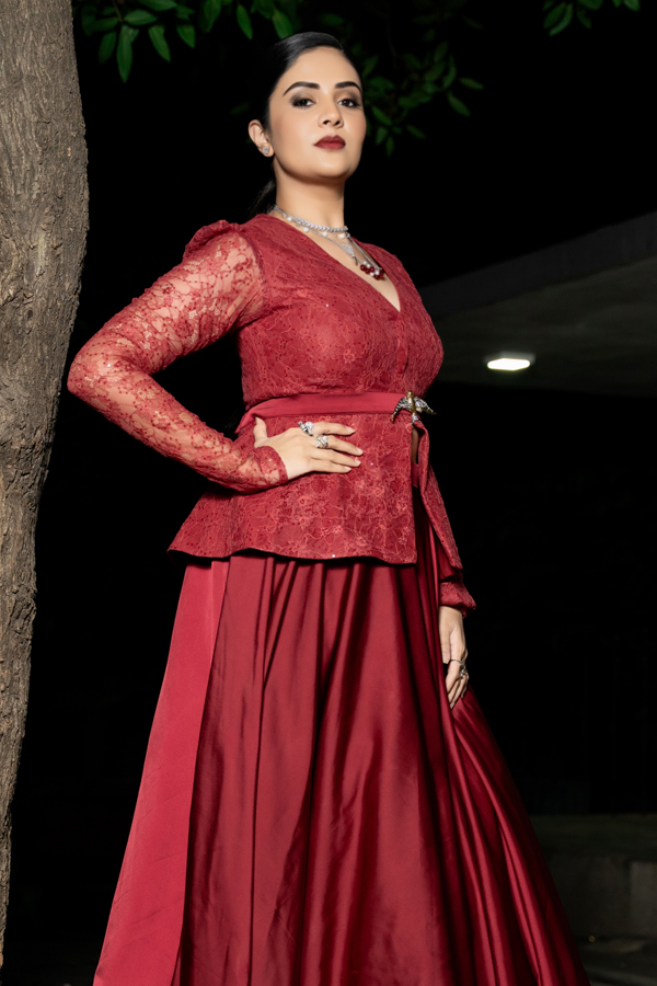 Anchor Srimukhi Latest Stunning Photos14