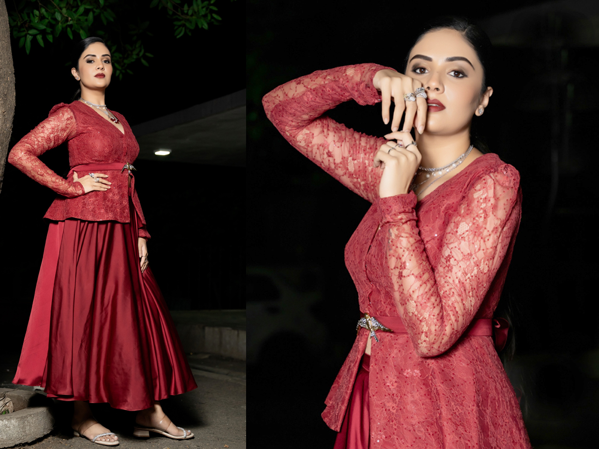 Anchor Srimukhi Latest Stunning Photos1