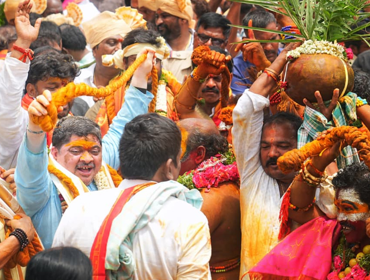 Bonalu Celebrations Begin At Golconda Fort Photos14
