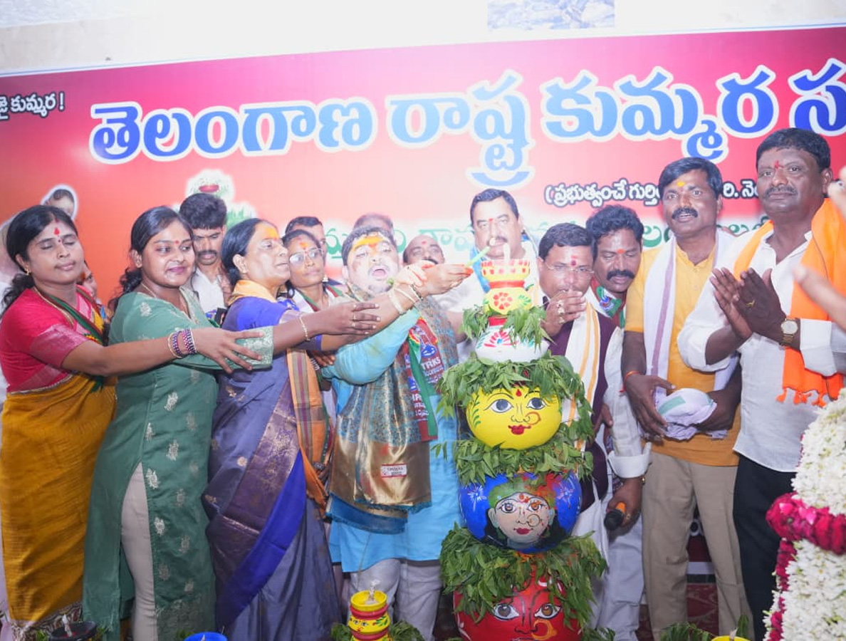 Bonalu Celebrations Begin At Golconda Fort Photos9